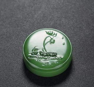绿的不止是翡翠,和田玉的绿也诱惑!