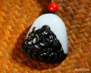 很像皮色的黑糖料!奇特的和田玉"俄黑皮料"!